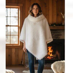 NWT Cliche Snow White Faux Fur Poncho Shawl Cape One Size Cozy Chic S/M